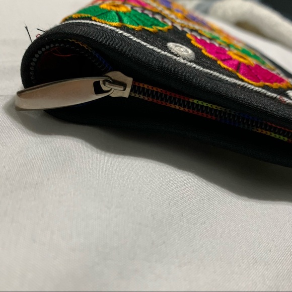 Black and Multicolor Embroidered Flower Clutch - Picture 4 of 8